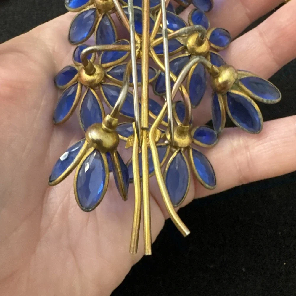 Stunning Rare Early Trifari Gripoix Glass Brooch Cobalt & Pearl Floral Fur Clip